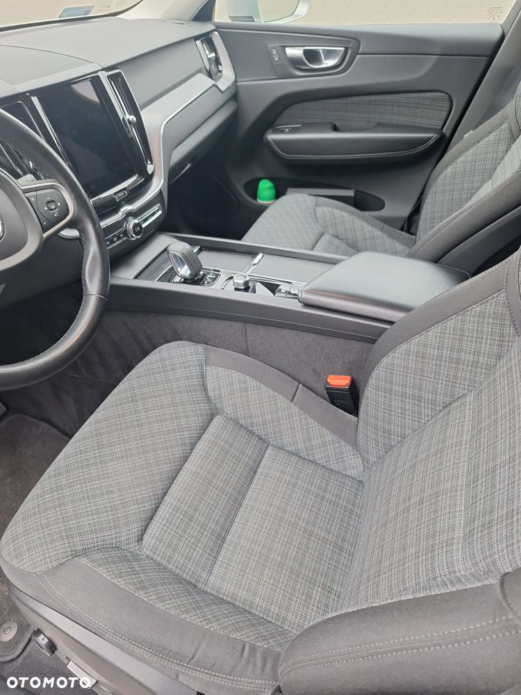 Volvo XC 60 B4 D Momentum Pro - 6