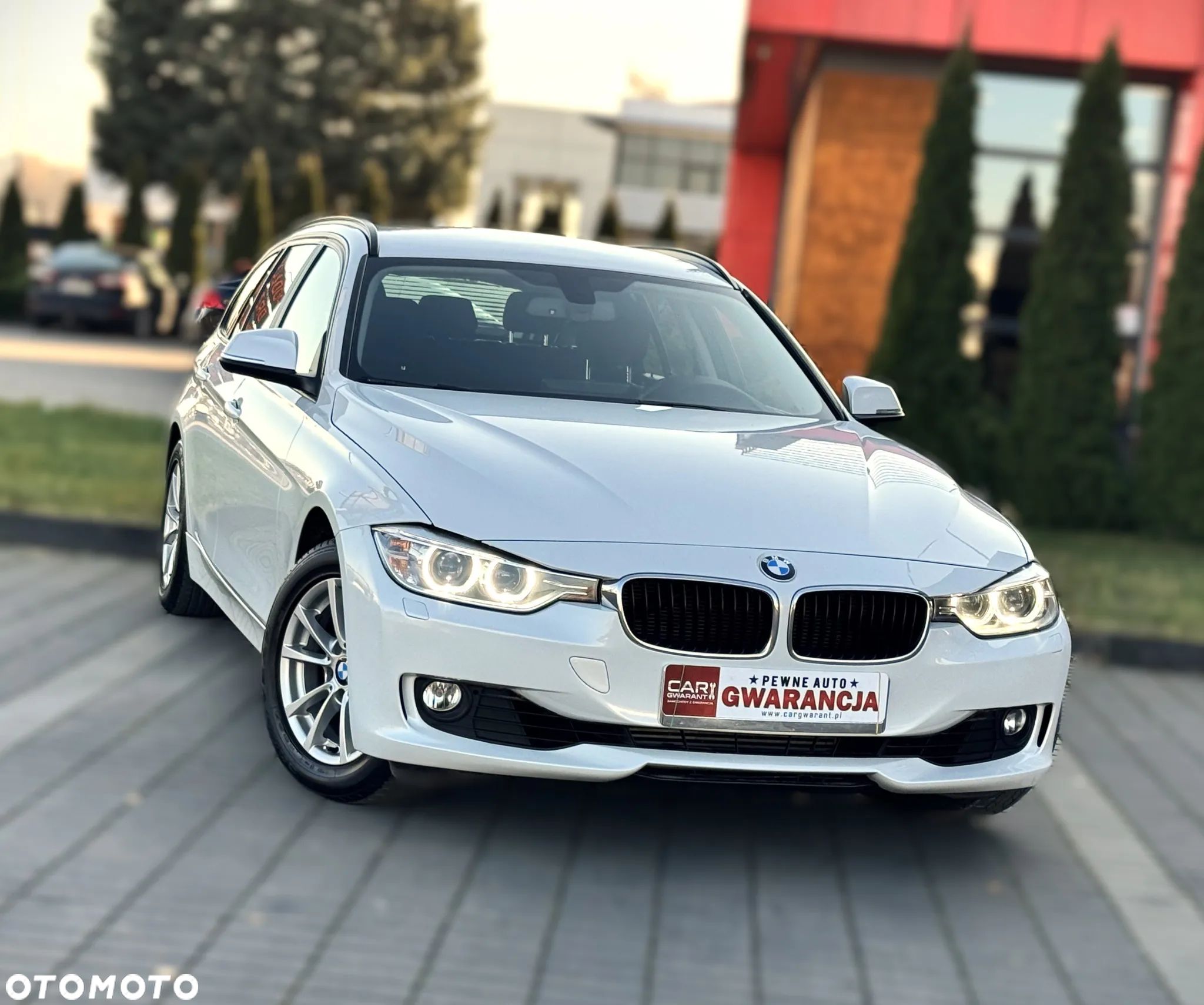 BMW Seria 3 320i Touring xDrive - 1