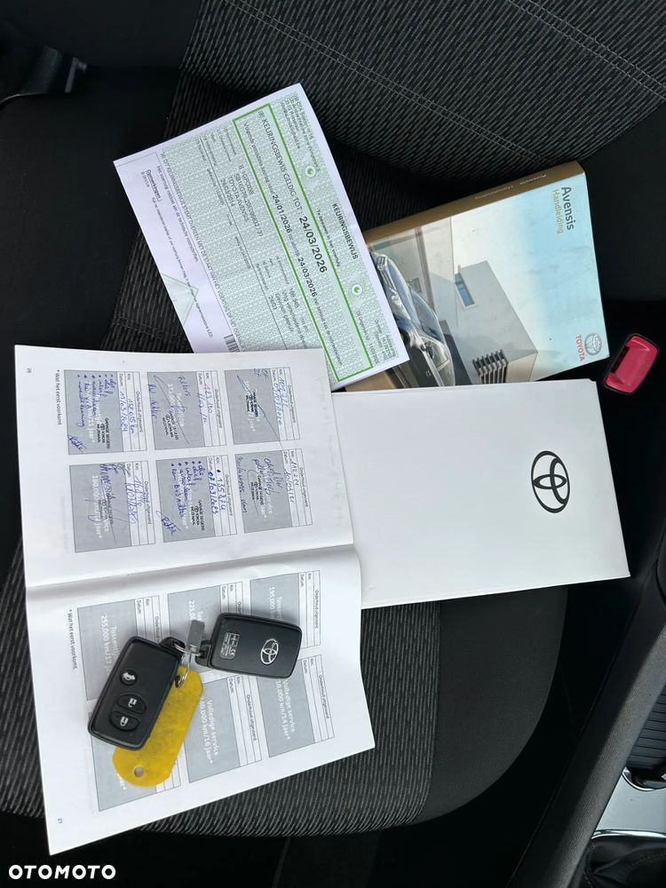 Toyota Avensis 1.8 Sol NAVI - 4