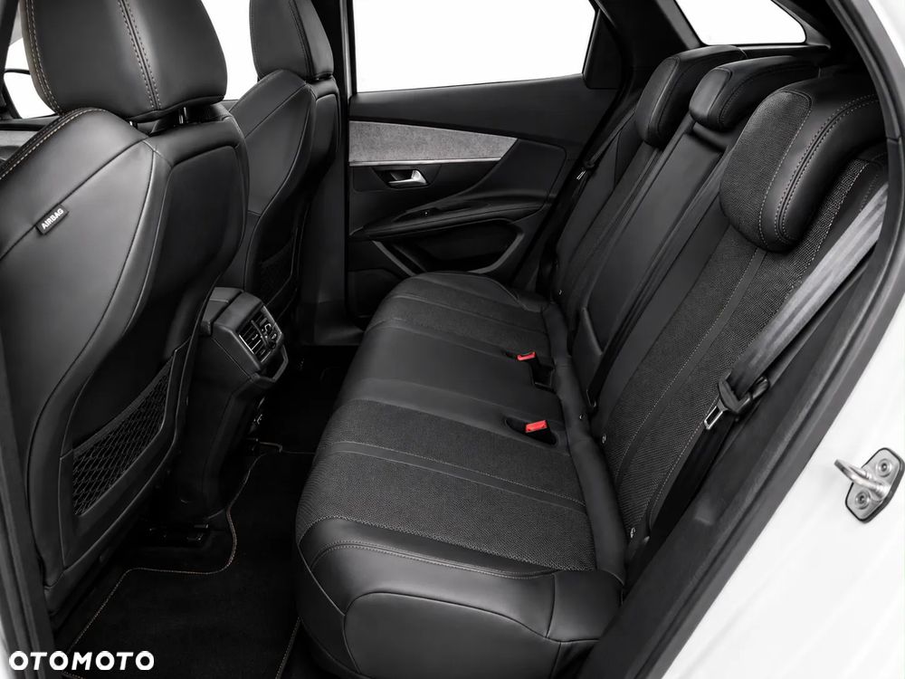Peugeot 3008 1.6 PureTech HYbrid4 GT Line S&S EAT8 - 6