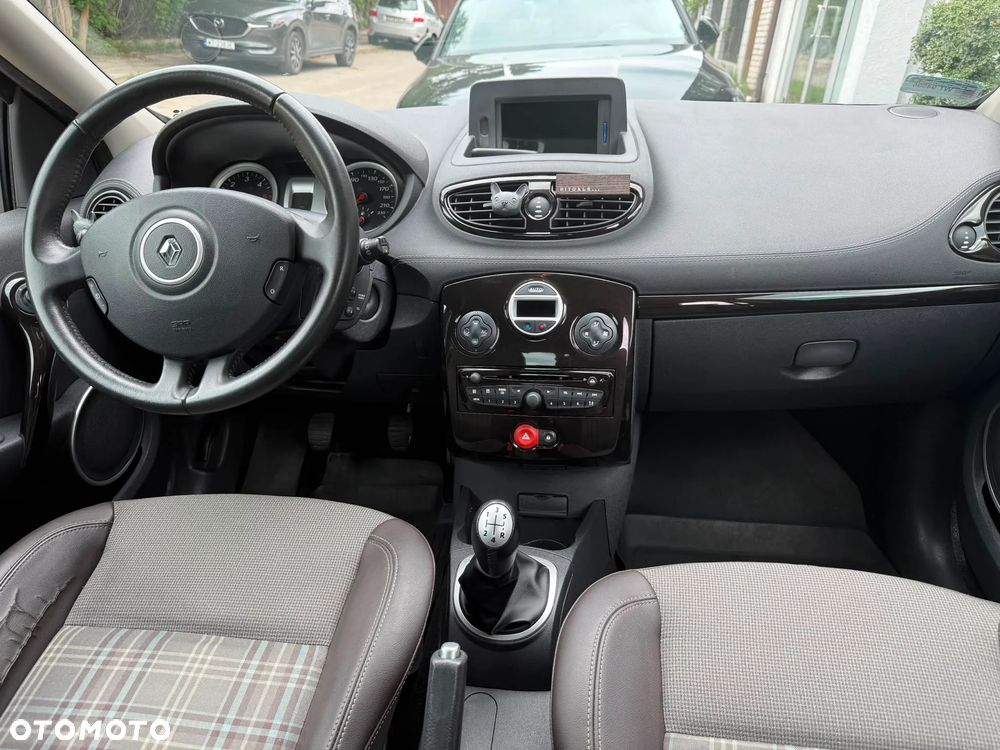 Renault Clio - 14