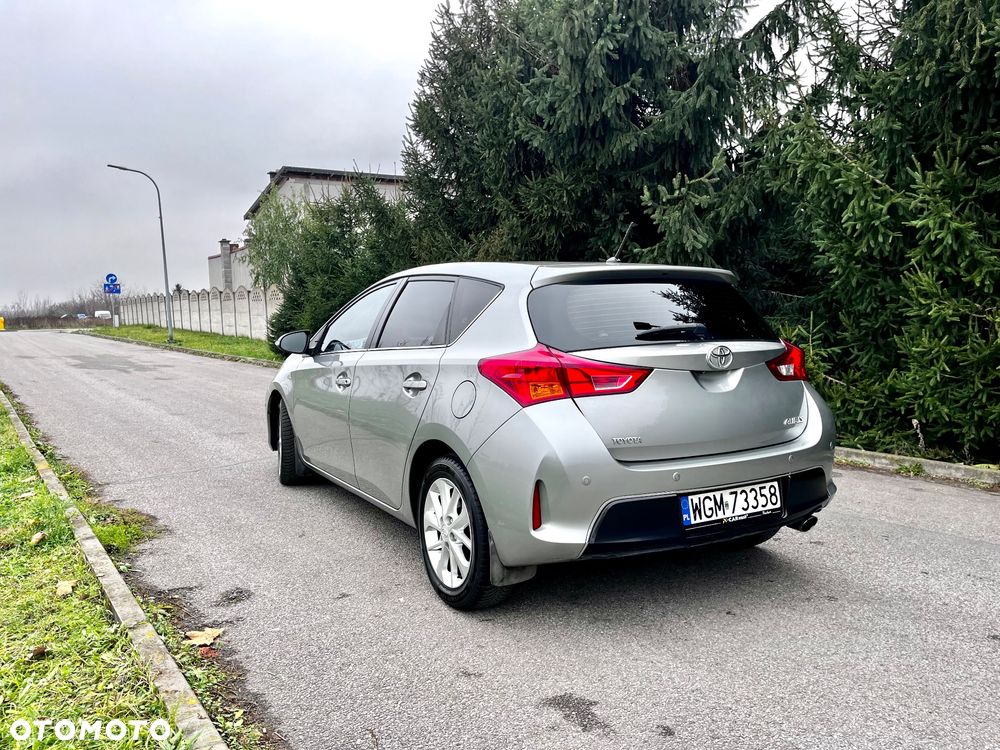 Toyota Auris 1.6 Premium Start - 12