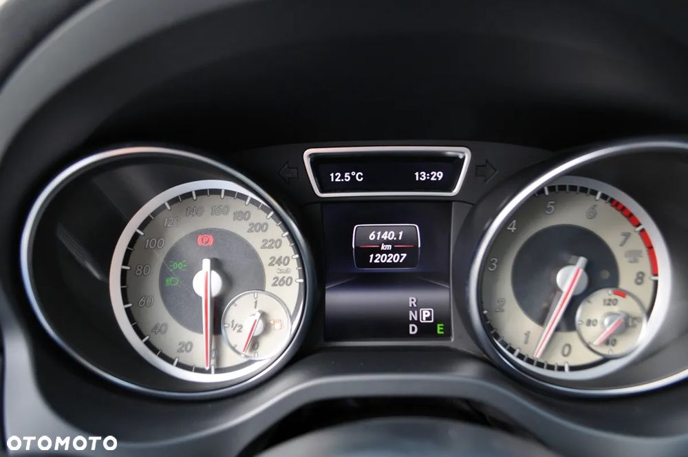 Mercedes-Benz CLA 250 4Matic 7G-DCT AMG Line - 26