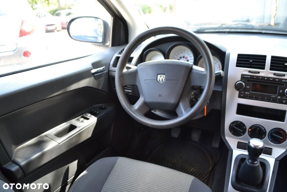 Dodge Caliber - 8