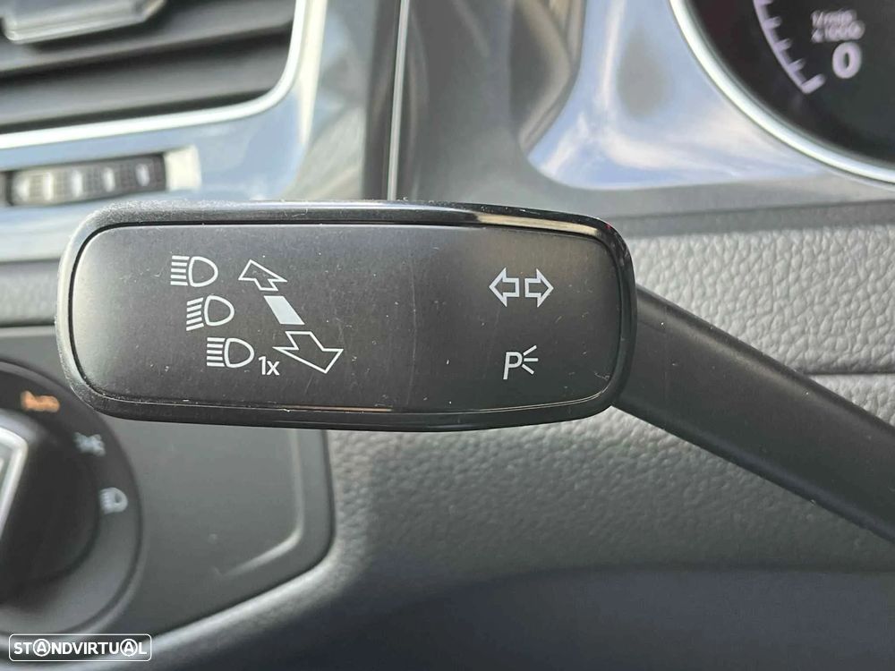 VW Golf 1.0 TSI Confortline DSG - 21