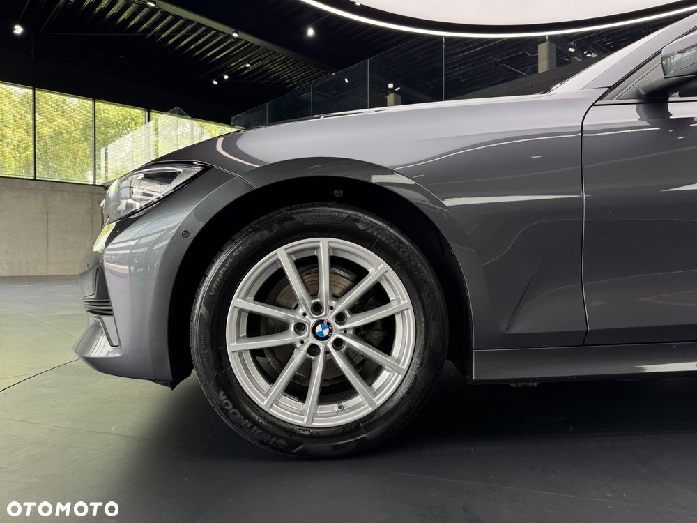 BMW Seria 3 318i - 20
