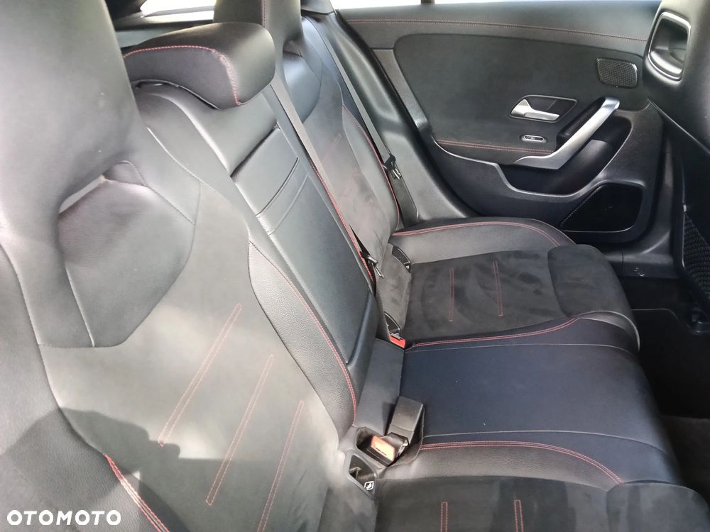Mercedes-Benz CLA 180 d 7G-DCT AMG Line - 16