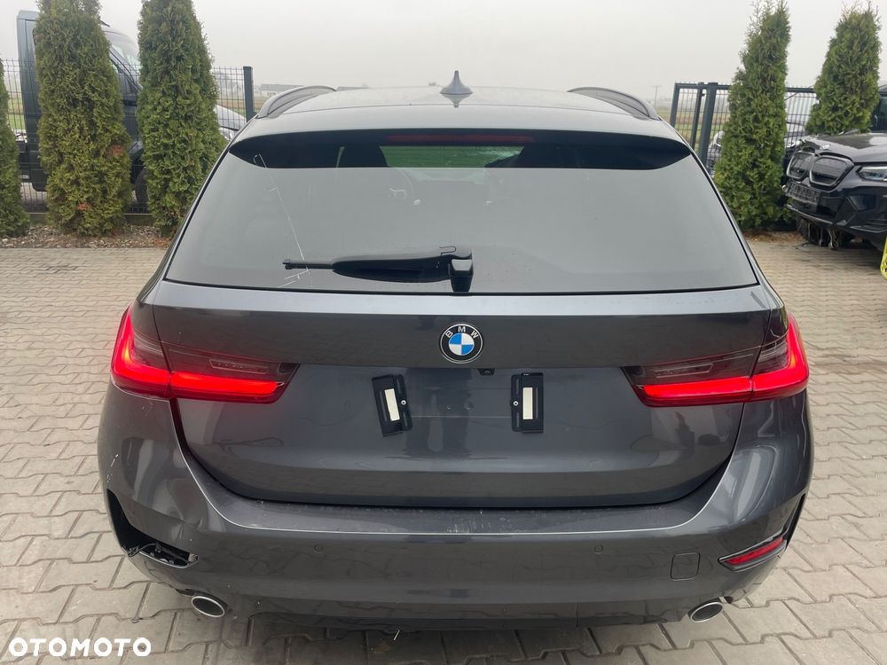 BMW Seria 3 318d Sport Line - 13