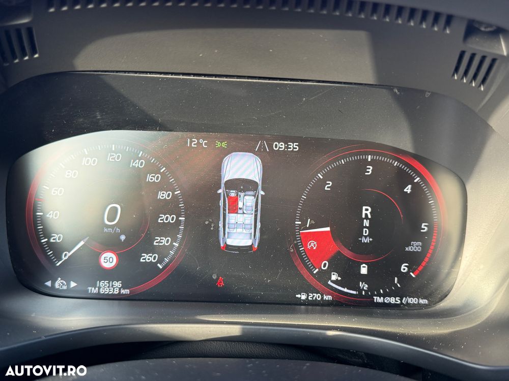 Volvo XC 60 B4 D AWD Geartronic Momentum Pro - 39