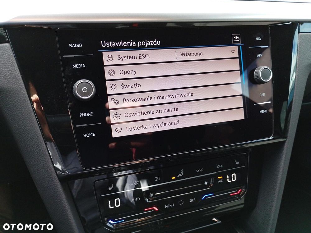 Volkswagen Arteon 2.0 TDI R-Line DSG - 26