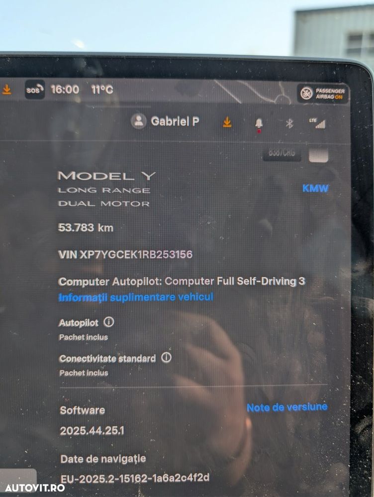 Tesla Model Y Long Range Dual Motor AWD - 9