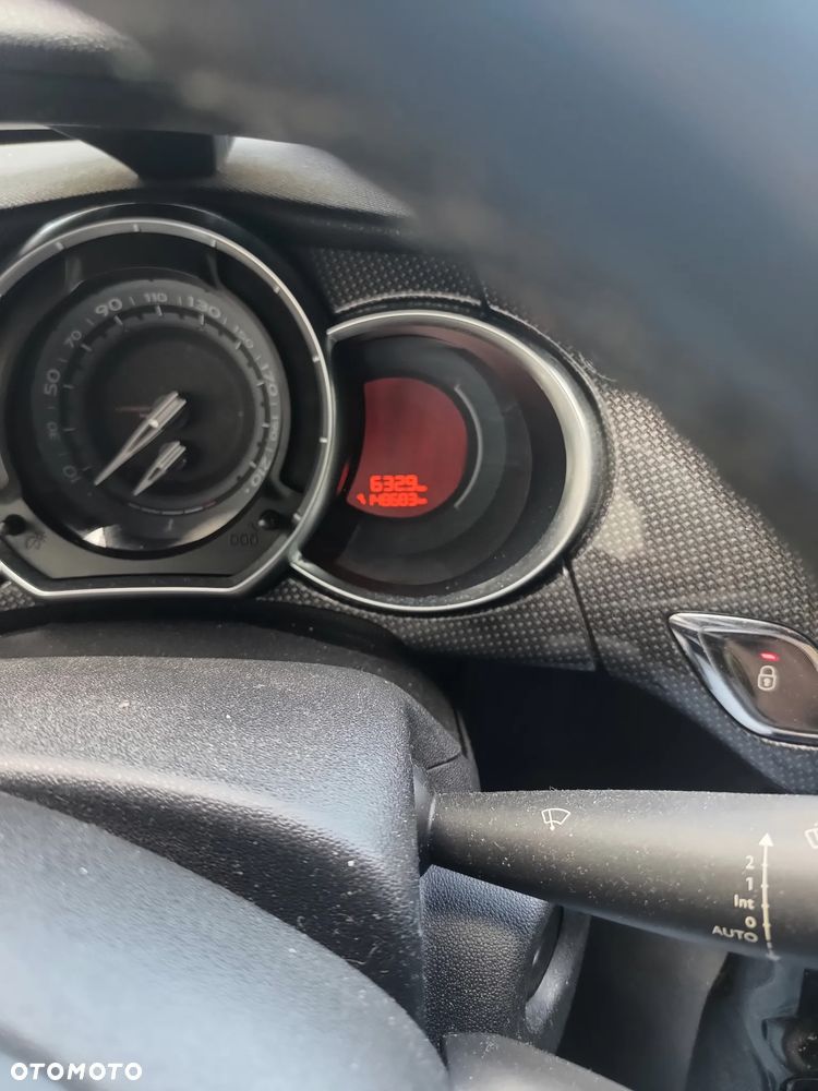 Citroën DS3 THP 155 Red Edition - 12