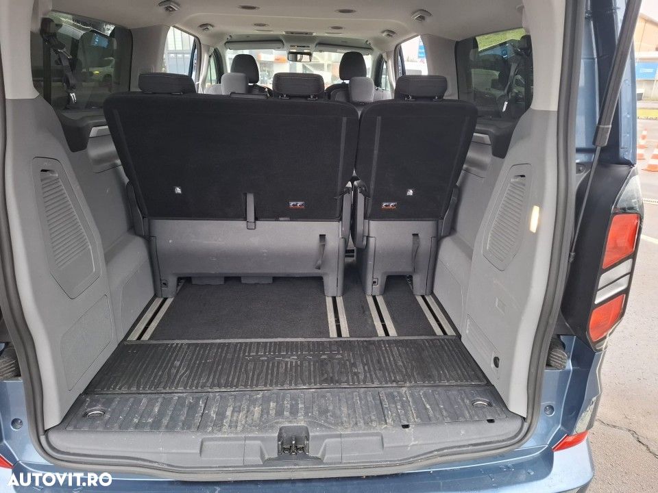 Ford Tourneo Custom - 23