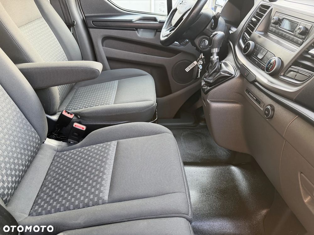 Ford Custom L1H1 - 21