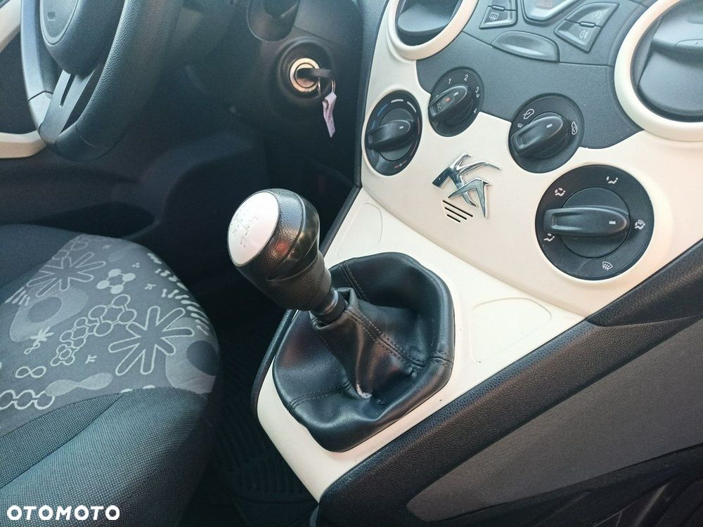 Ford KA - 25