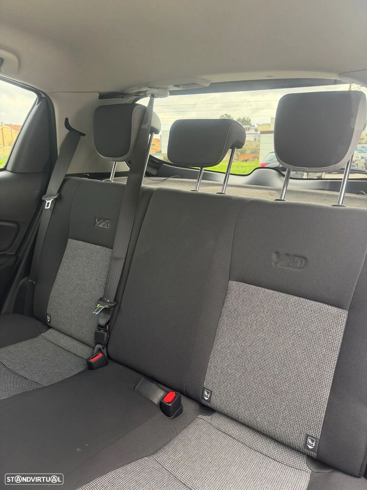Toyota Yaris 1.0 VVT-i 20 Anos - 11