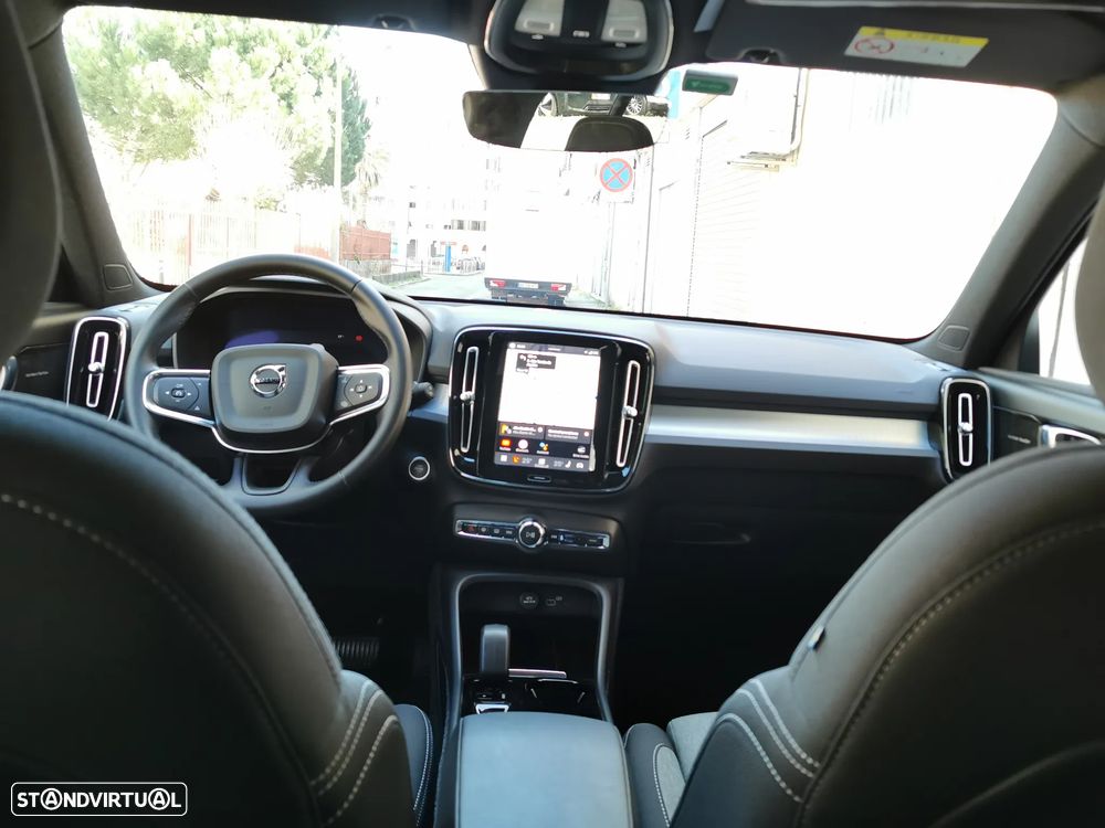 Volvo XC 40 2.0 B3 Plus Dark - 12