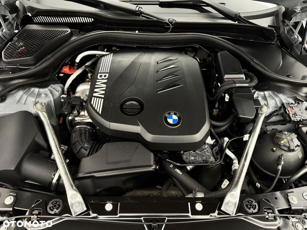 BMW Seria 5 520d mHEV M Sport - 12