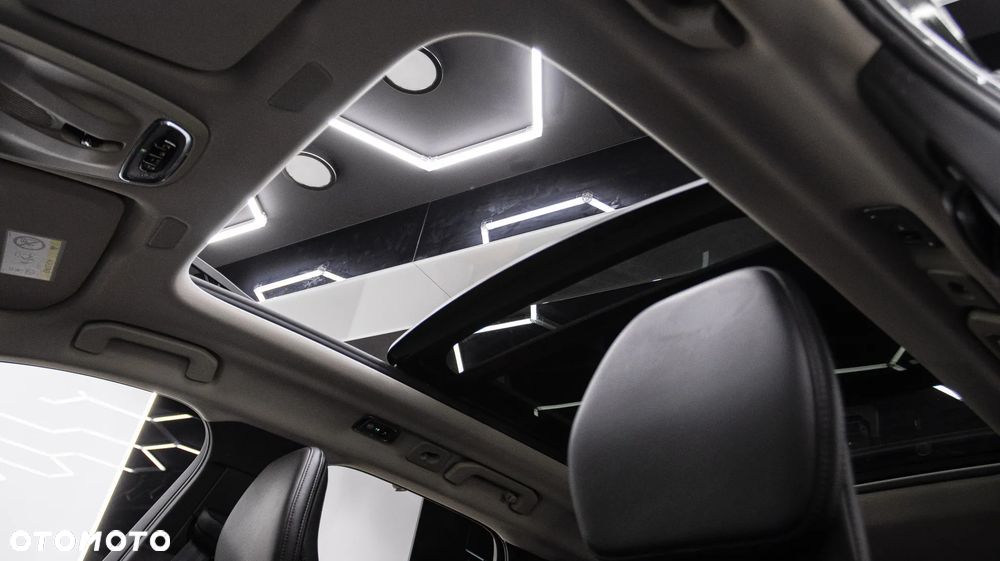 Volvo XC 60 T6 Plug-In Hybrid AWD R-Design - 5