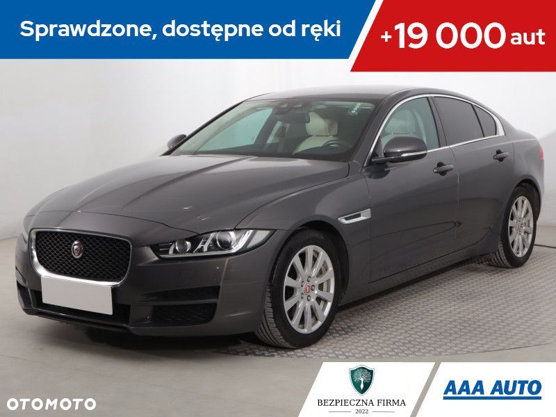 Jaguar XE - 1