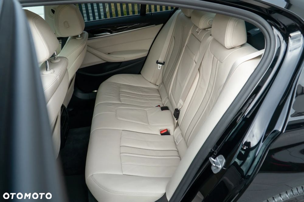 BMW Seria 5 520d xDrive Luxury Line - 8