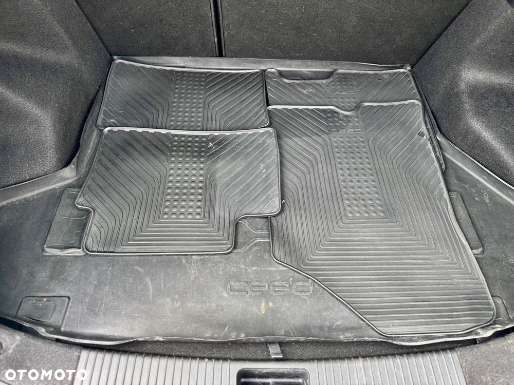 Kia Ceed 1.6 CRDi Business Line - 17