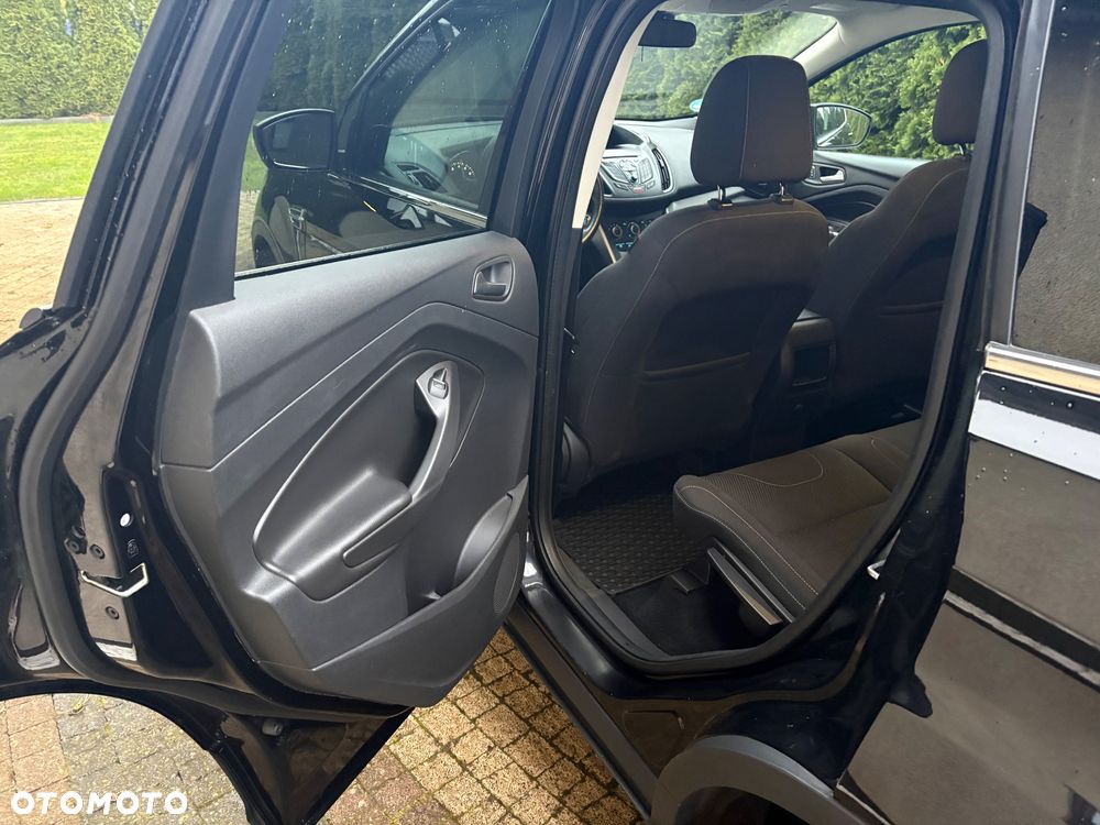 Ford Kuga 1.5 EcoBoost 2x4 Trend - 4