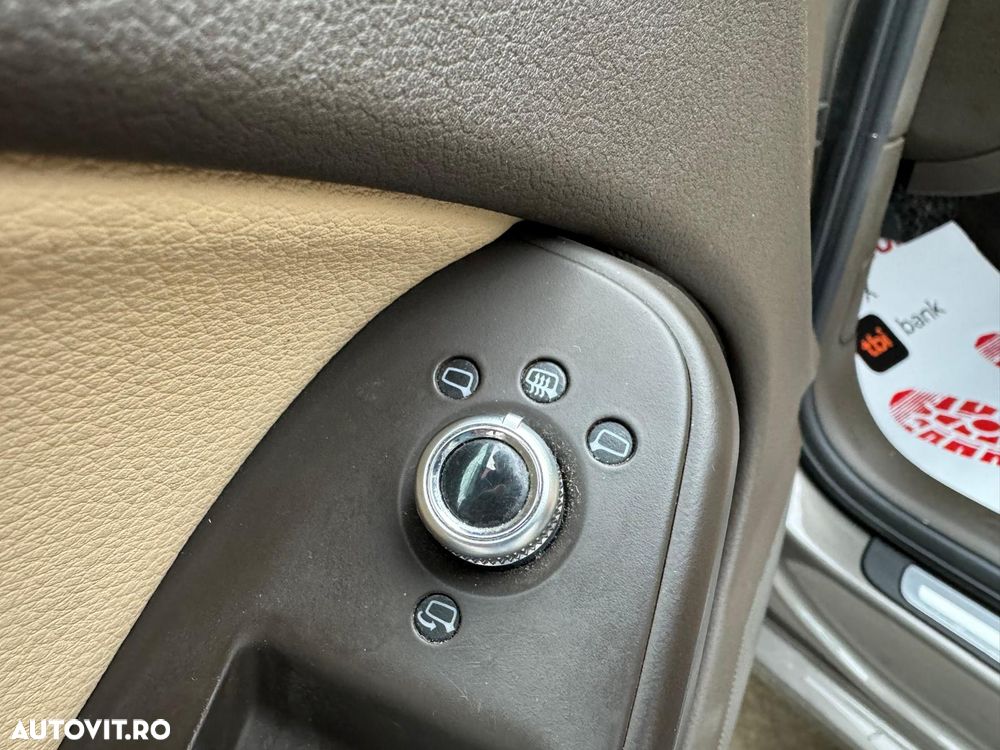 Audi A4 Limuzina 2.0 TDI DPF multitronic Attraction - 24