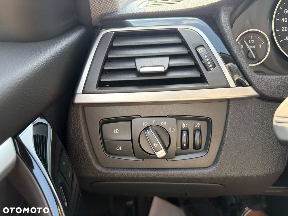 BMW Seria 3 318d Sport Line - 26
