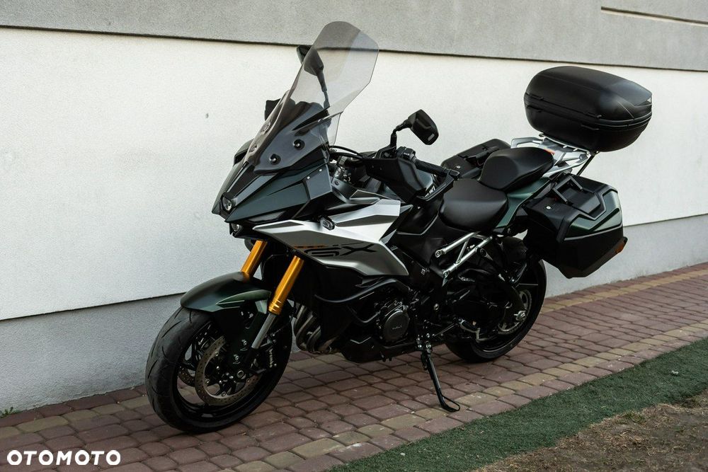 Suzuki GSX - 7