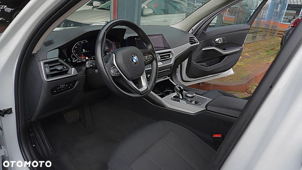 BMW Seria 3 320d - 12