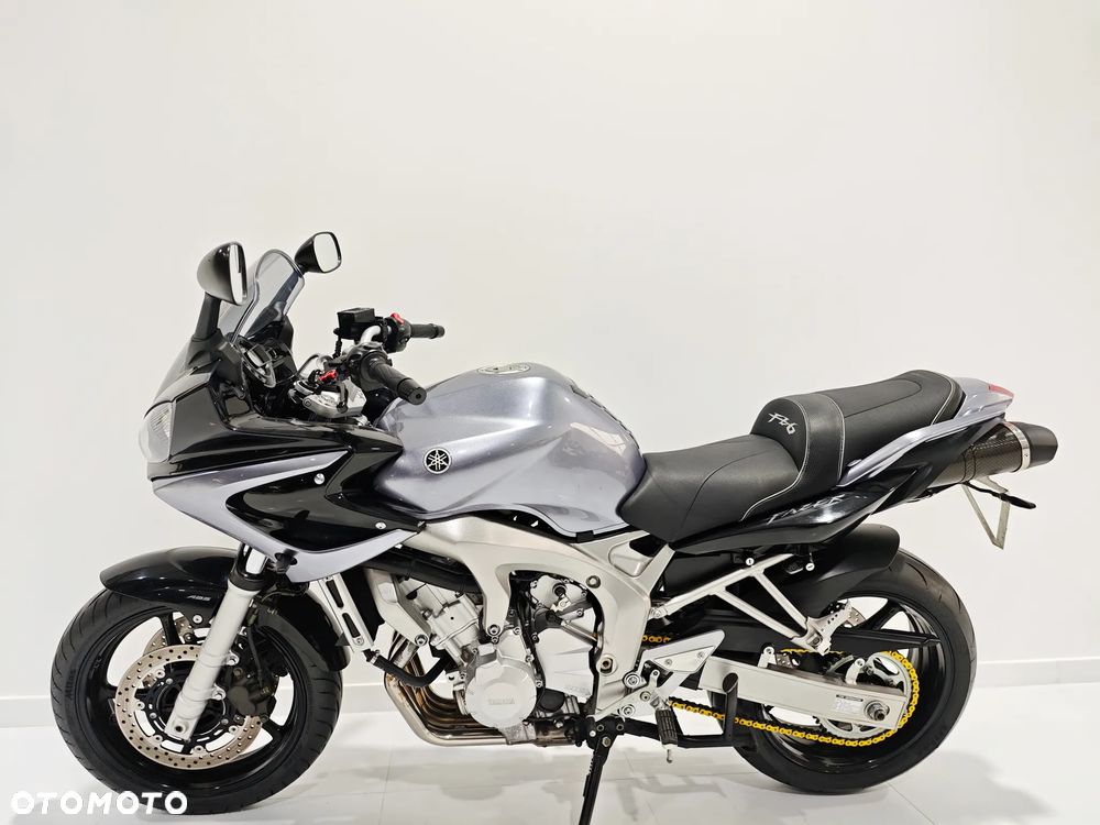 Yamaha FZ - 4