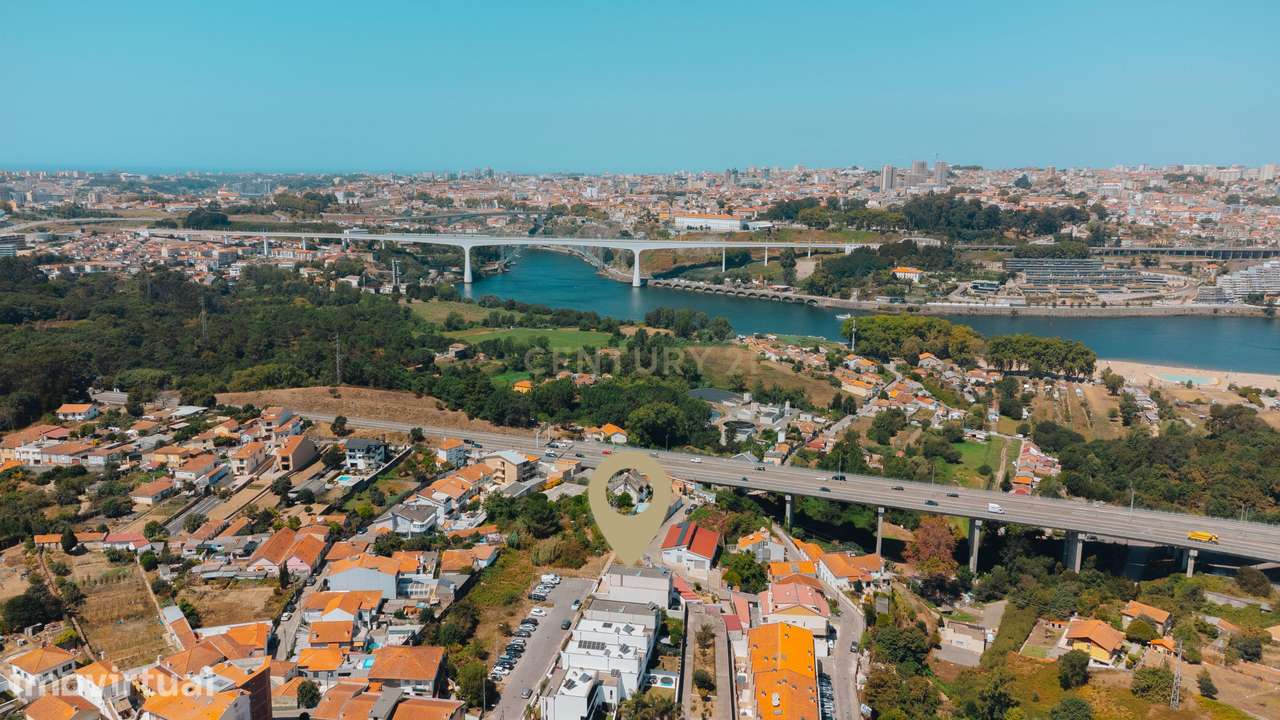 Excelente Moradia T4 com Piscina e Vista para o Rio Douro em Vila Nova - Grande imagem: 4/37