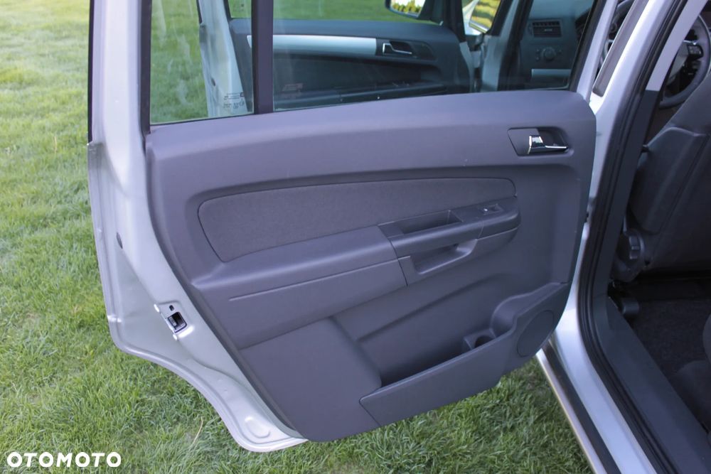 Opel Zafira - 13