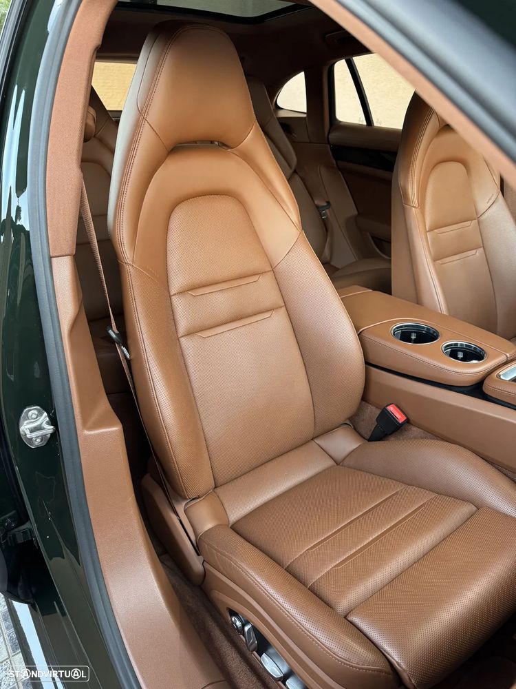Porsche Panamera Sport Turismo 4 E-Hybrid - 34