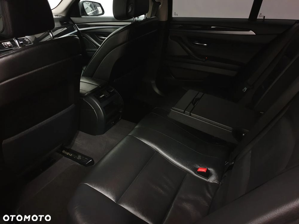 BMW Seria 5 520d Sport-Aut - 24