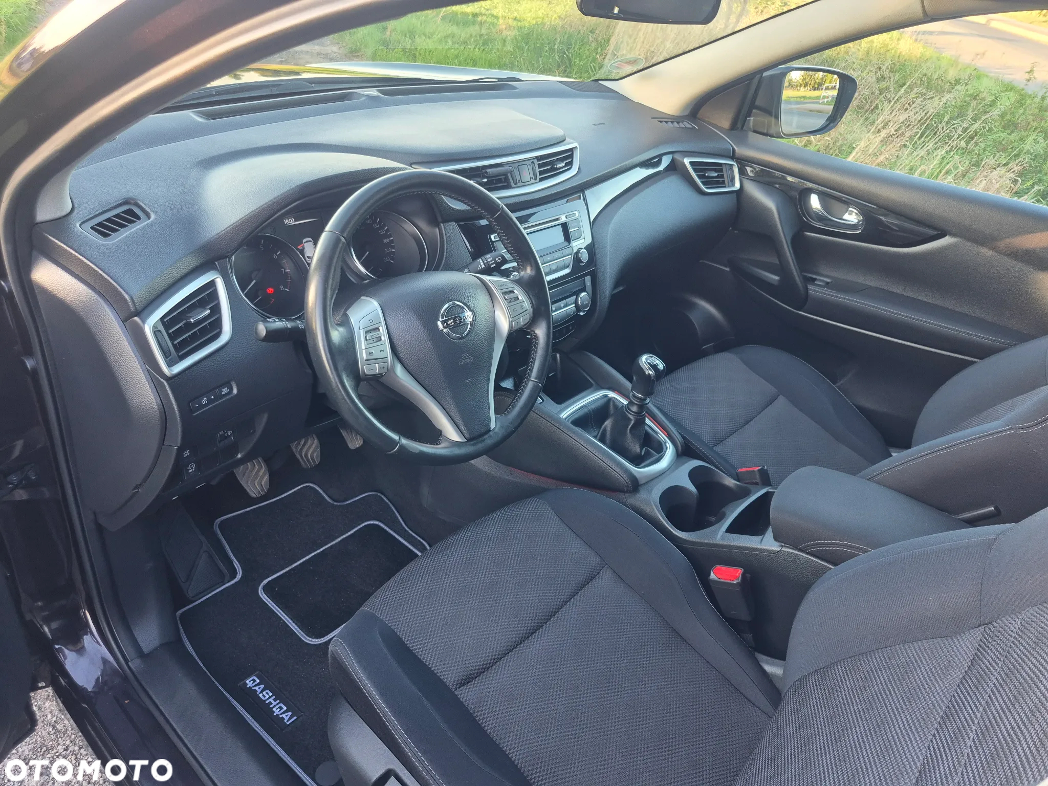 Nissan Qashqai 1.2 DIG-T N-Connecta - 24