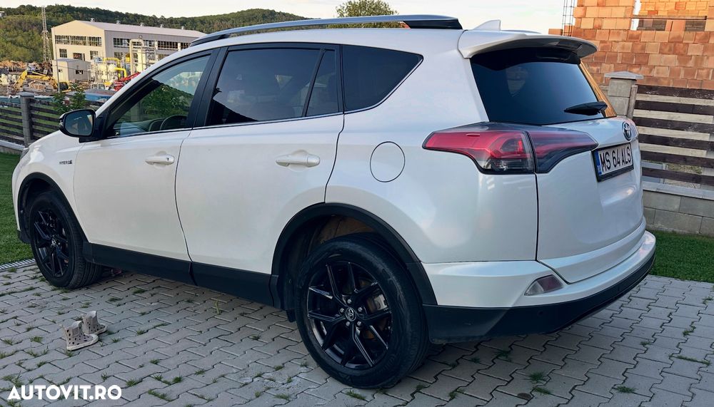 Toyota RAV4 - 4