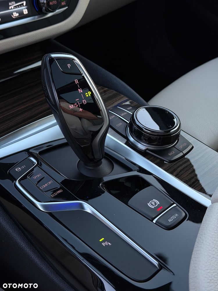BMW Seria 5 520d xDrive M Sport sport - 20