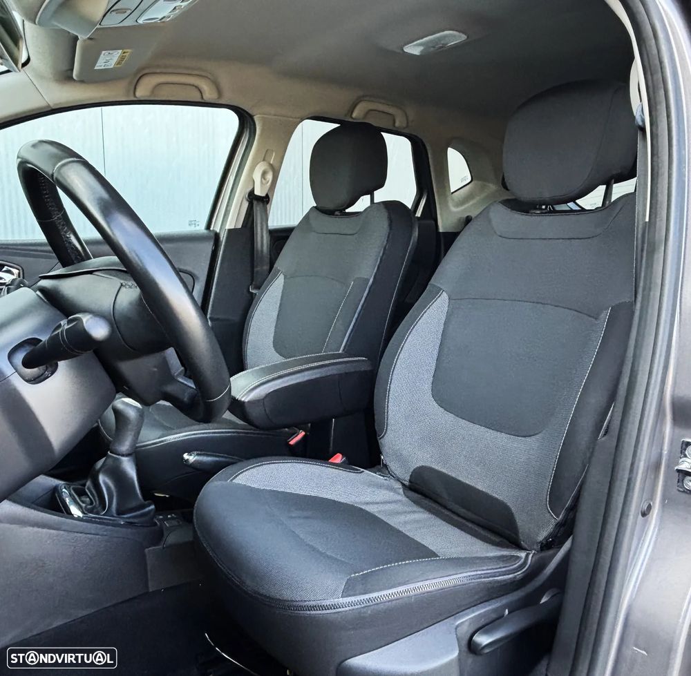 Renault Captur 1.5 dCi Exclusive - 11