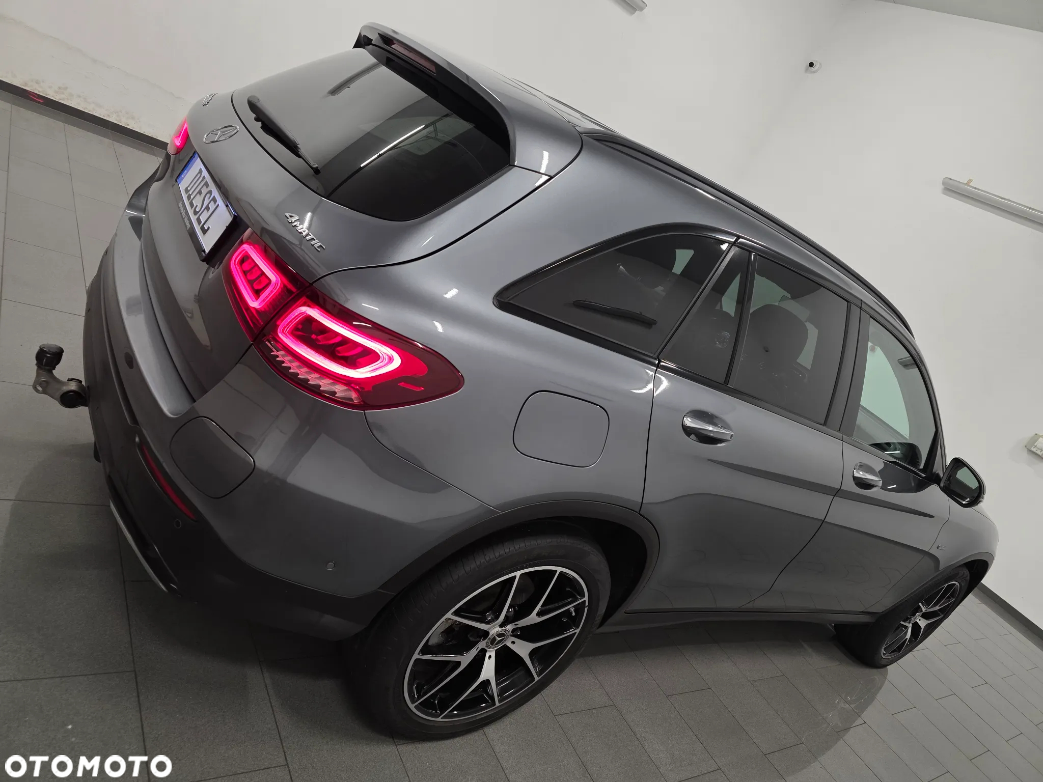 Mercedes-Benz GLC 220 d 4Matic 9G-TRONIC AMG Line Plus - 35