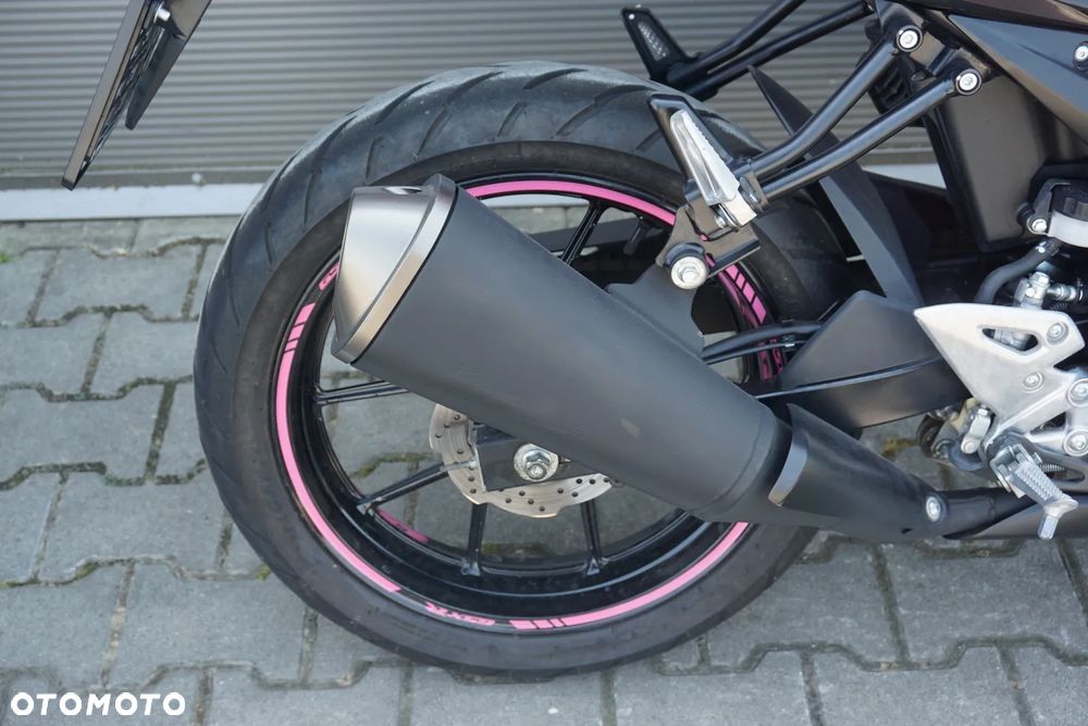 Suzuki GSX - 6