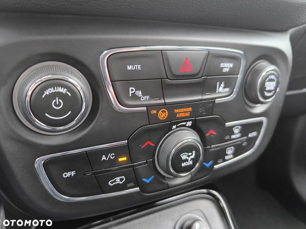 Jeep Compass 1.4 TMair Night Eagle FWD S&S - 25