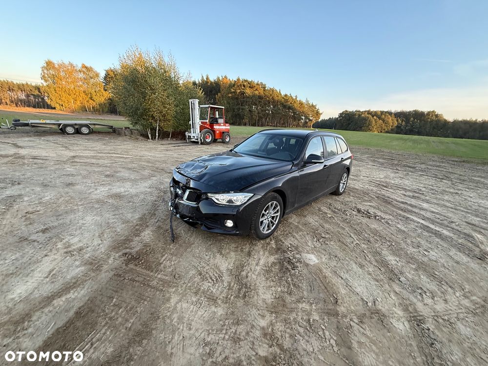 BMW Seria 3 318d Touring Advantage - 2