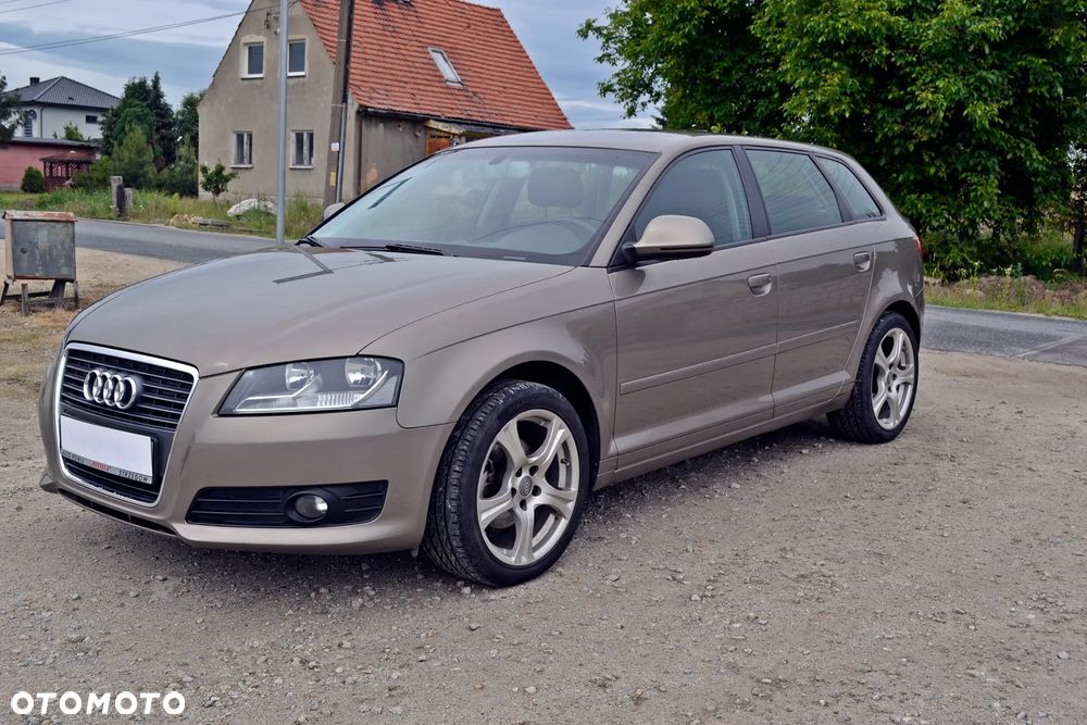 Audi A3 Sportback 1.8 TFSI Ambiente - 2