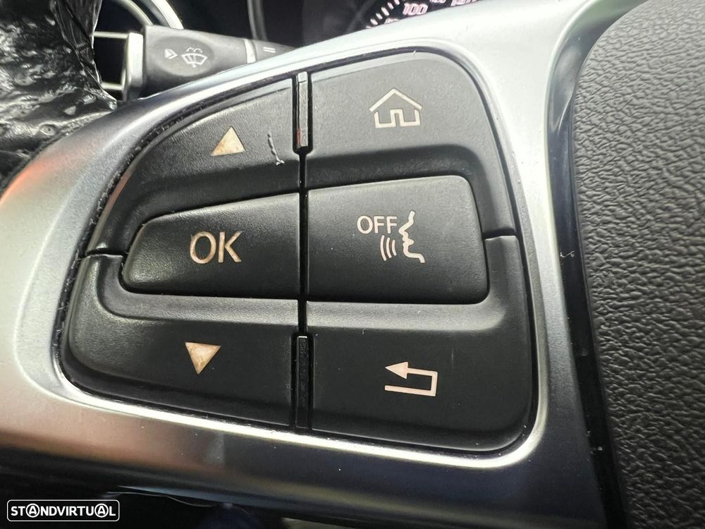 Mercedes-Benz C 300 BlueTEC Hybrid AMG Line - 23