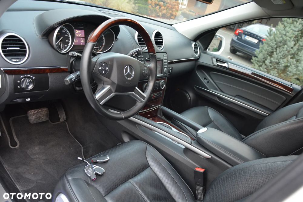 Mercedes-Benz GL 500 4Matic 7G-TRONIC - 10