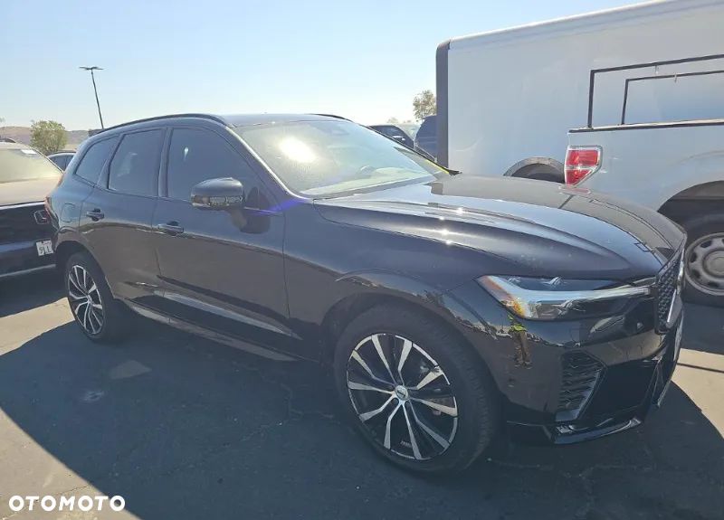 Volvo XC 60 B5 B AWD Plus Dark - 3
