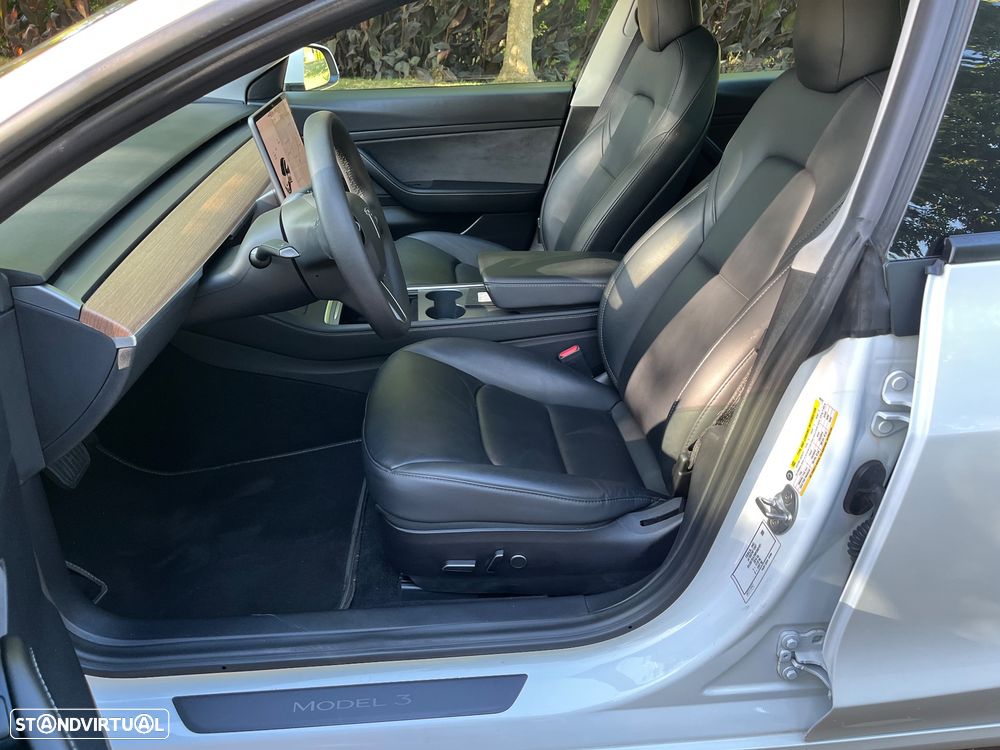 Tesla Model 3 - 10