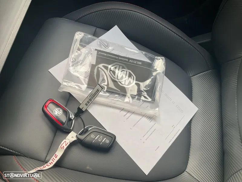 MG ZS EV 72.6 kWh Luxury - 8